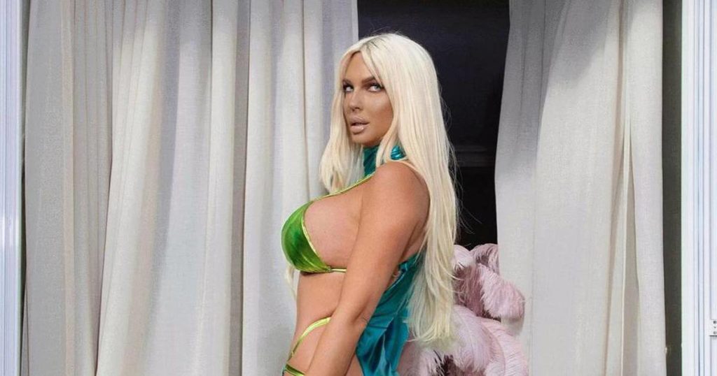 Gdje ostatak haljine? Jelena Karleuša ponovo pokazala bujne adute